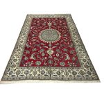 333 x 244cm Fine Persian Silk Nain Nohla Rug – Red Field with Ivory & Blue Medallion